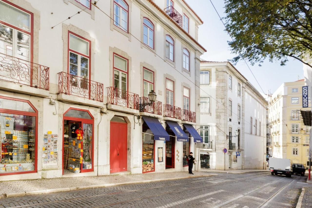 Update Urban Chic Flat In 19Th Century Building 2 Bedrooms & 2 Bathrooms & Ac Central Alfama District Lisboa Extérieur photo