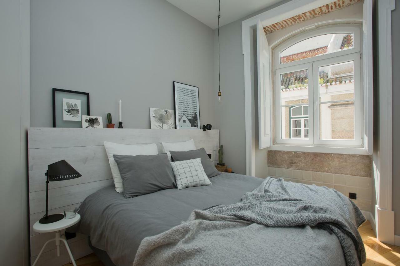 Update Urban Chic Flat In 19Th Century Building 2 Bedrooms & 2 Bathrooms & Ac Central Alfama District Lisboa Extérieur photo