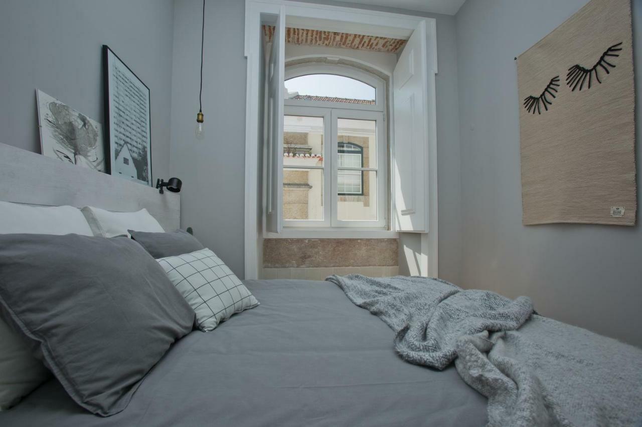 Update Urban Chic Flat In 19Th Century Building 2 Bedrooms & 2 Bathrooms & Ac Central Alfama District Lisboa Extérieur photo