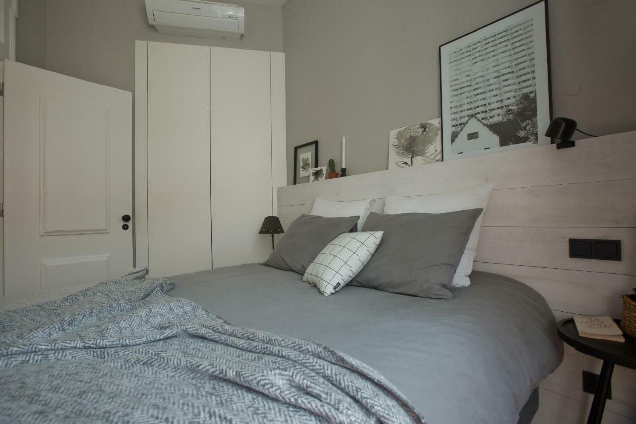 Update Urban Chic Flat In 19Th Century Building 2 Bedrooms & 2 Bathrooms & Ac Central Alfama District Lisboa Extérieur photo