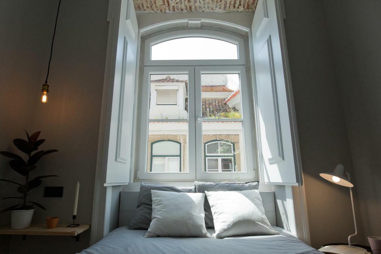 Update Urban Chic Flat In 19Th Century Building 2 Bedrooms & 2 Bathrooms & Ac Central Alfama District Lisboa Extérieur photo